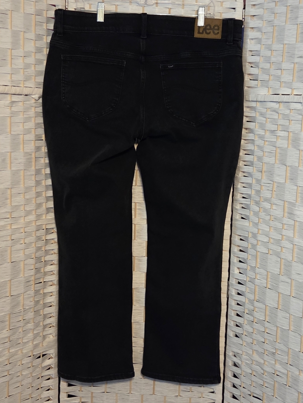 Lee Women's Jeans - Classic Straight Leg In Black, EUC, size 18P - Picture 3 of 8